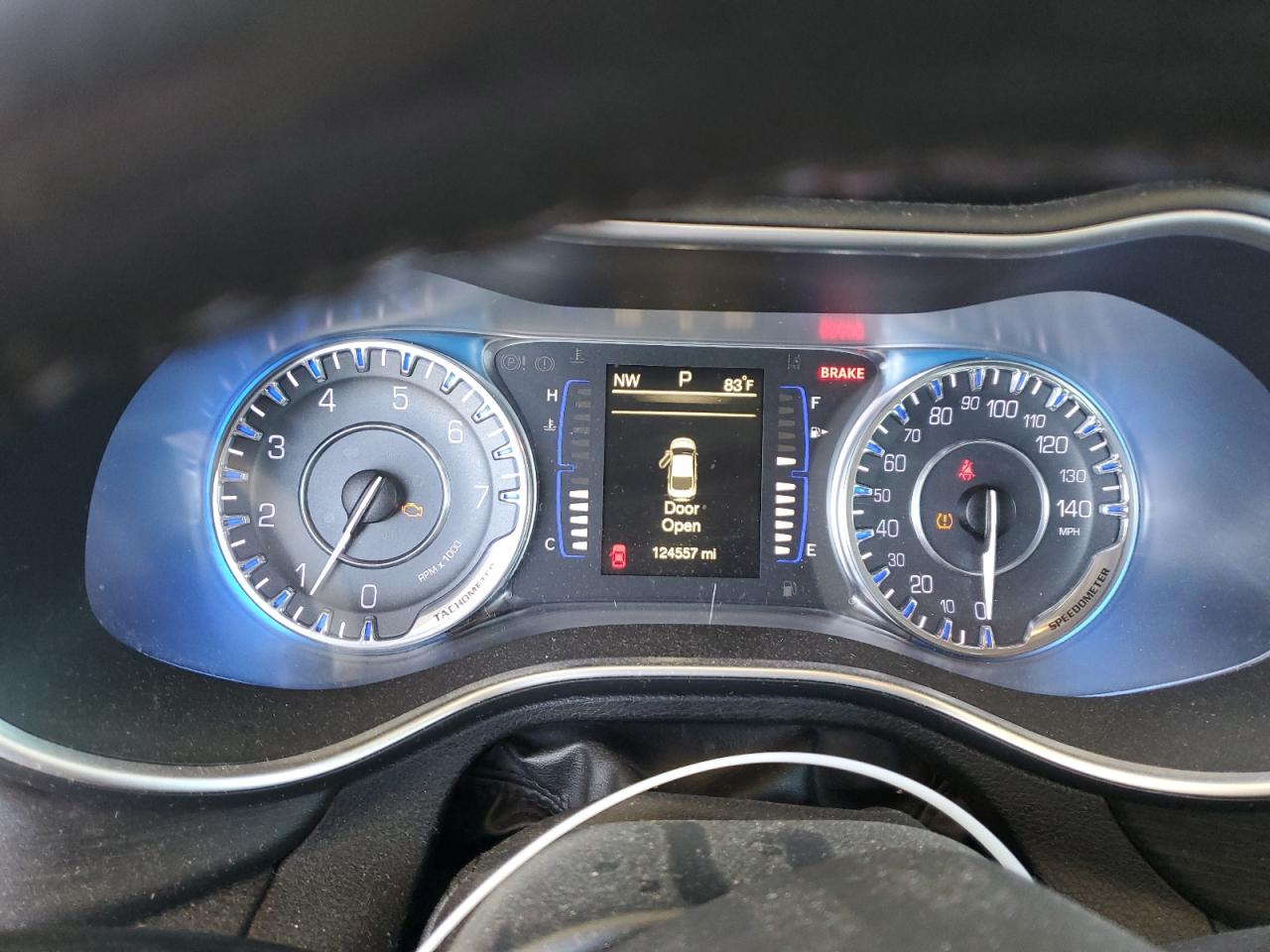 2016 Chrysler 200 - Image 9