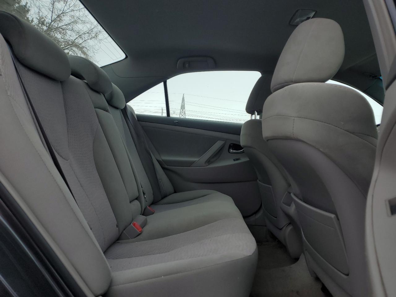 2010 Toyota Camry - Image 10