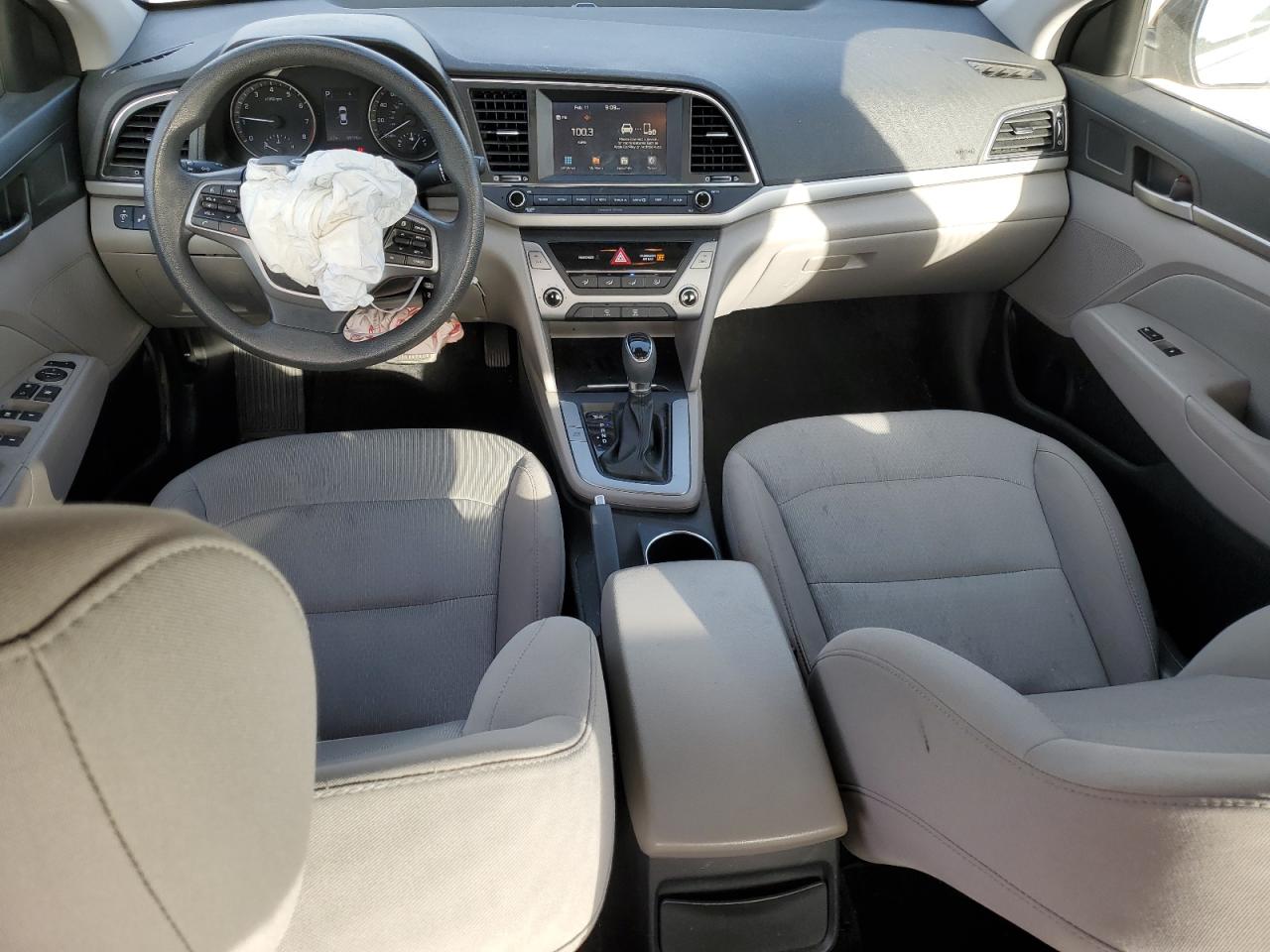 2018 Hyundai Elantra - Image 8