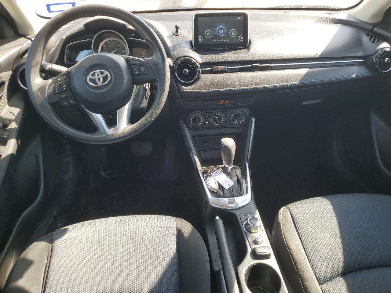 2017 Toyota Yaris - Image 8