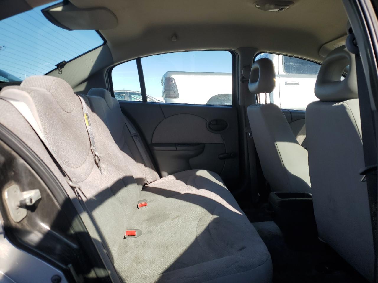 2004 Saturn ION - Image 10