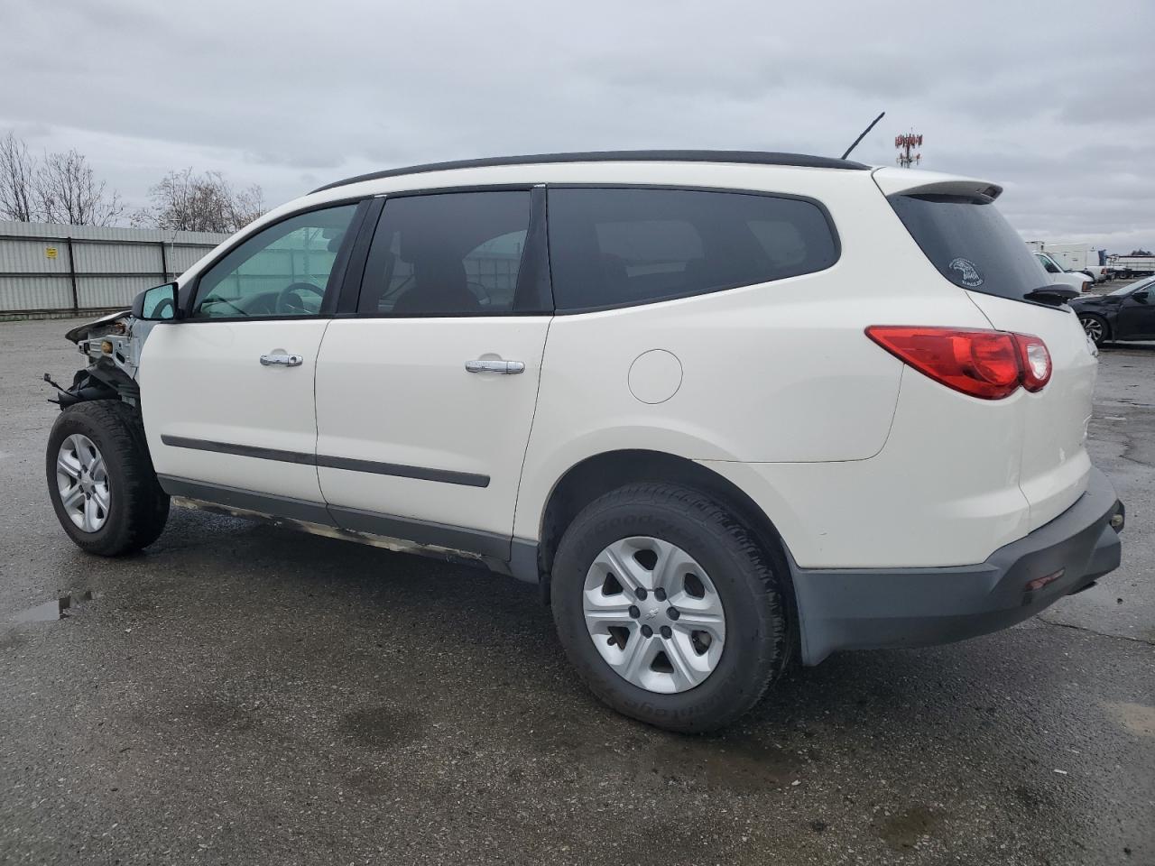 2010 Chevrolet Traverse - Image 2