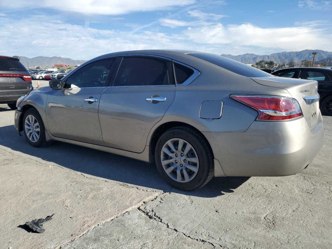 2015 Nissan Altima - Image 2