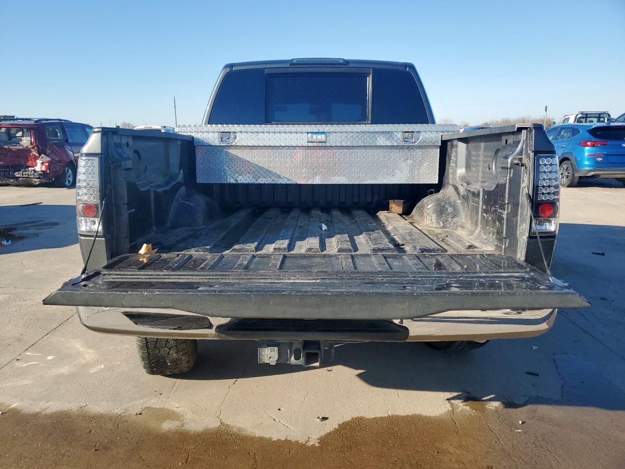 2011 Nissan Titan - Image 6