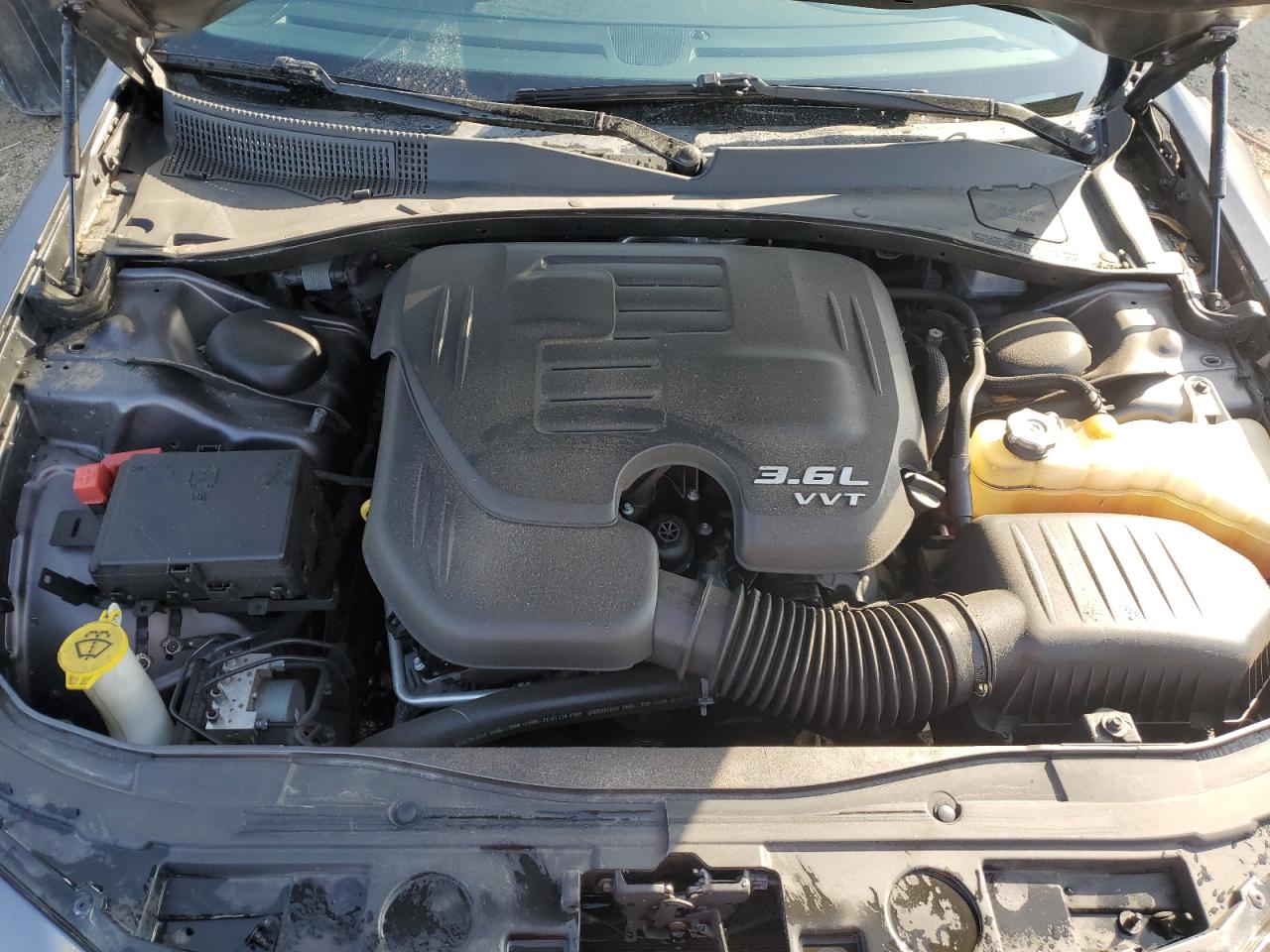 2019 Chrysler 300 - Image 11