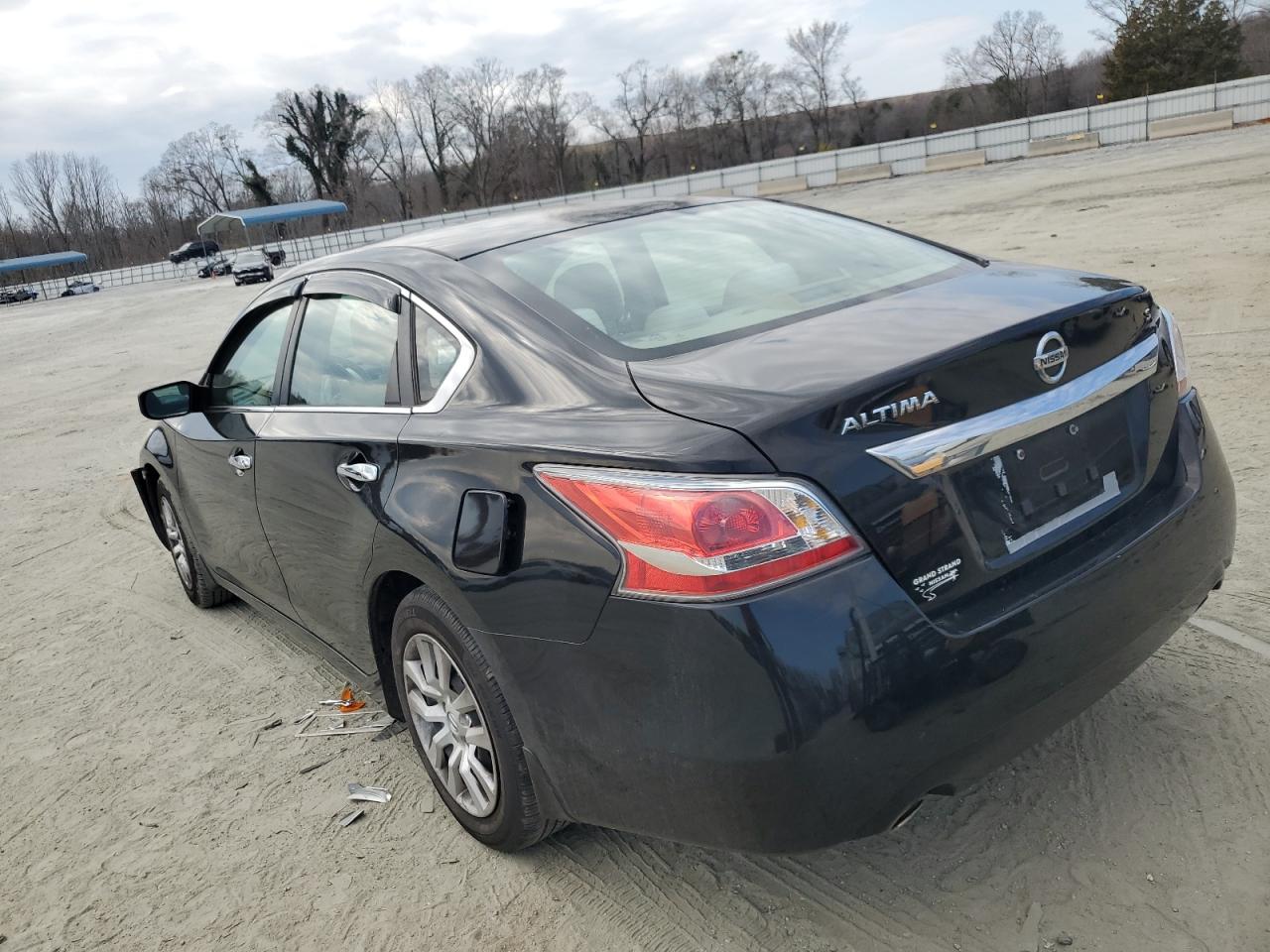 2015 Nissan Altima - Image 2