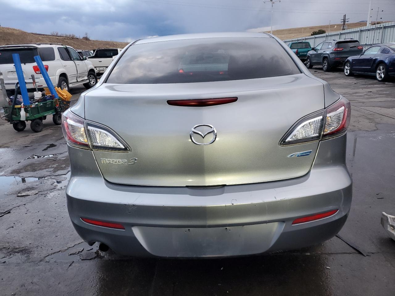 2013 Mazda 3 - Image 6