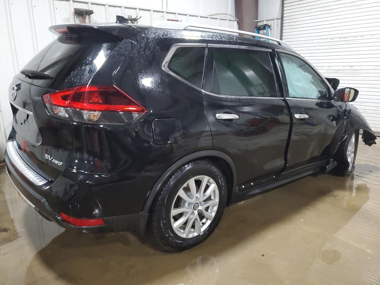 KNMAT2MV4JP565664 NISSAN ROGUE 2018
