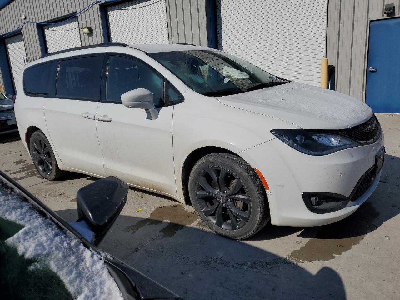 2020 Chrysler Pacifica - Image 4
