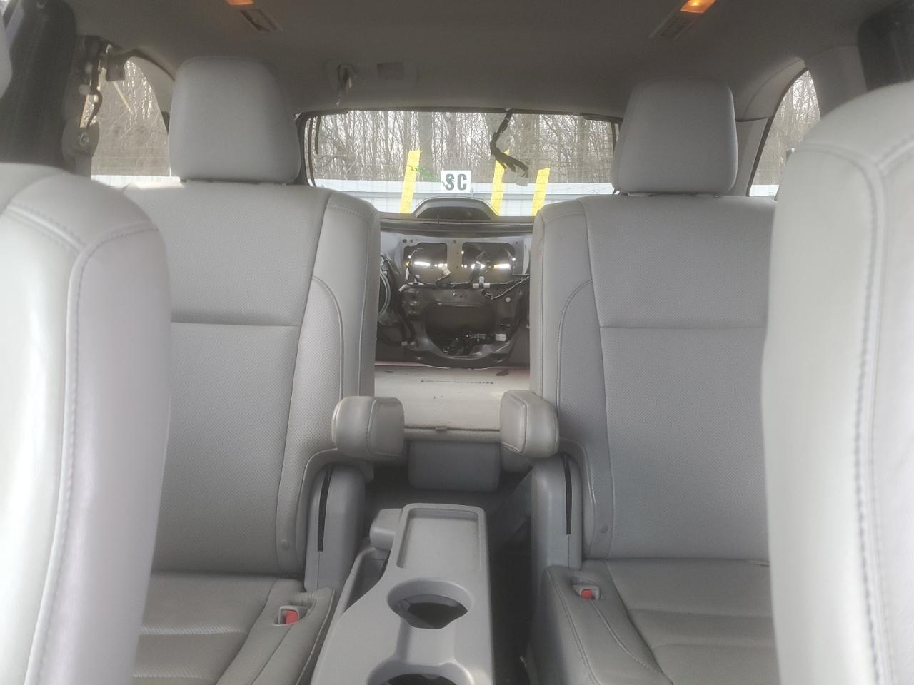 2015 Toyota Highlander - Image 10