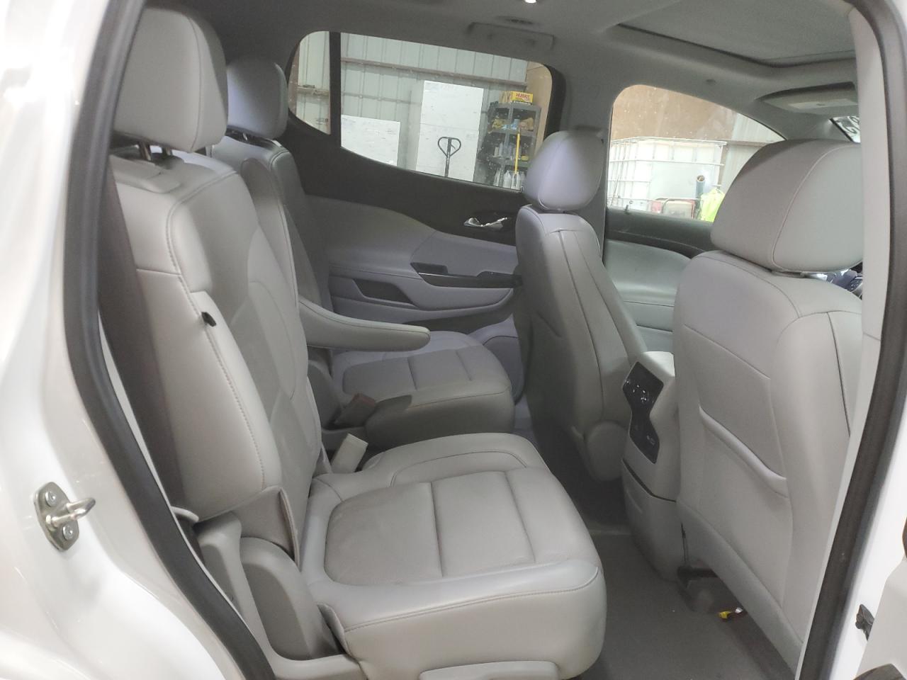 2021 GMC Acadia - Image 11
