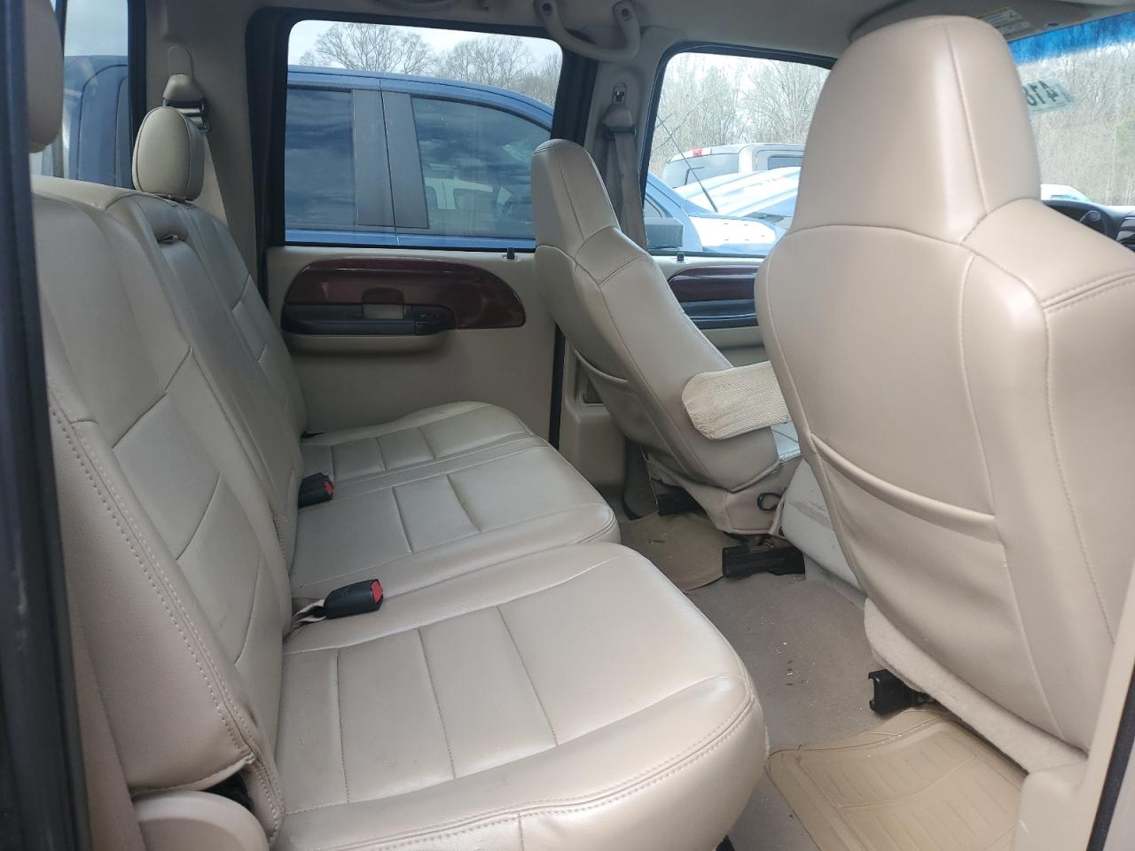 2006 Ford F350 - Image 10