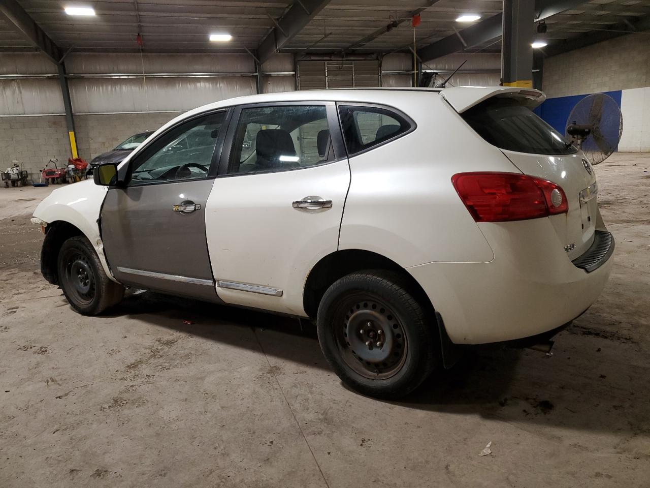 2013 Nissan Rogue - Image 2