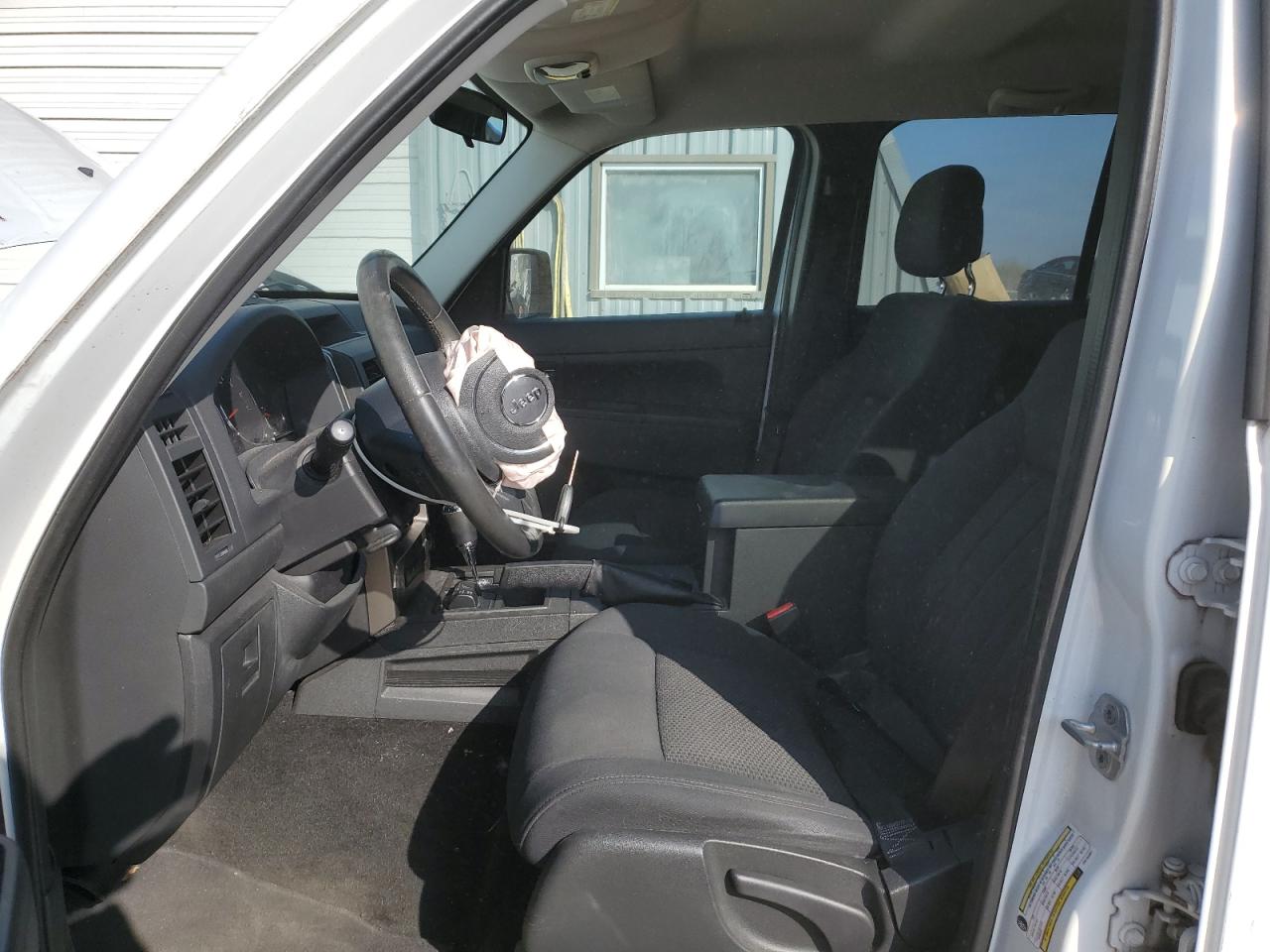 2012 Jeep Liberty (North America) - Image 7