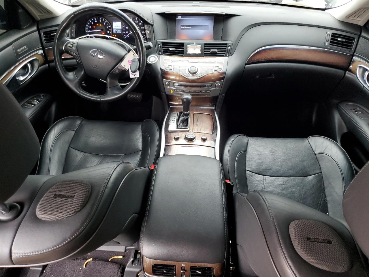 2015 Infiniti Q70 - Image 8