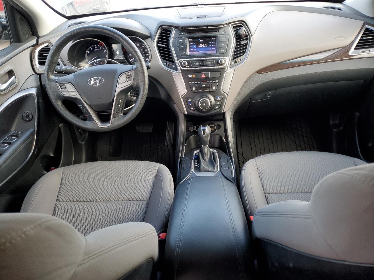 2018 Hyundai Santa Fe - Image 8