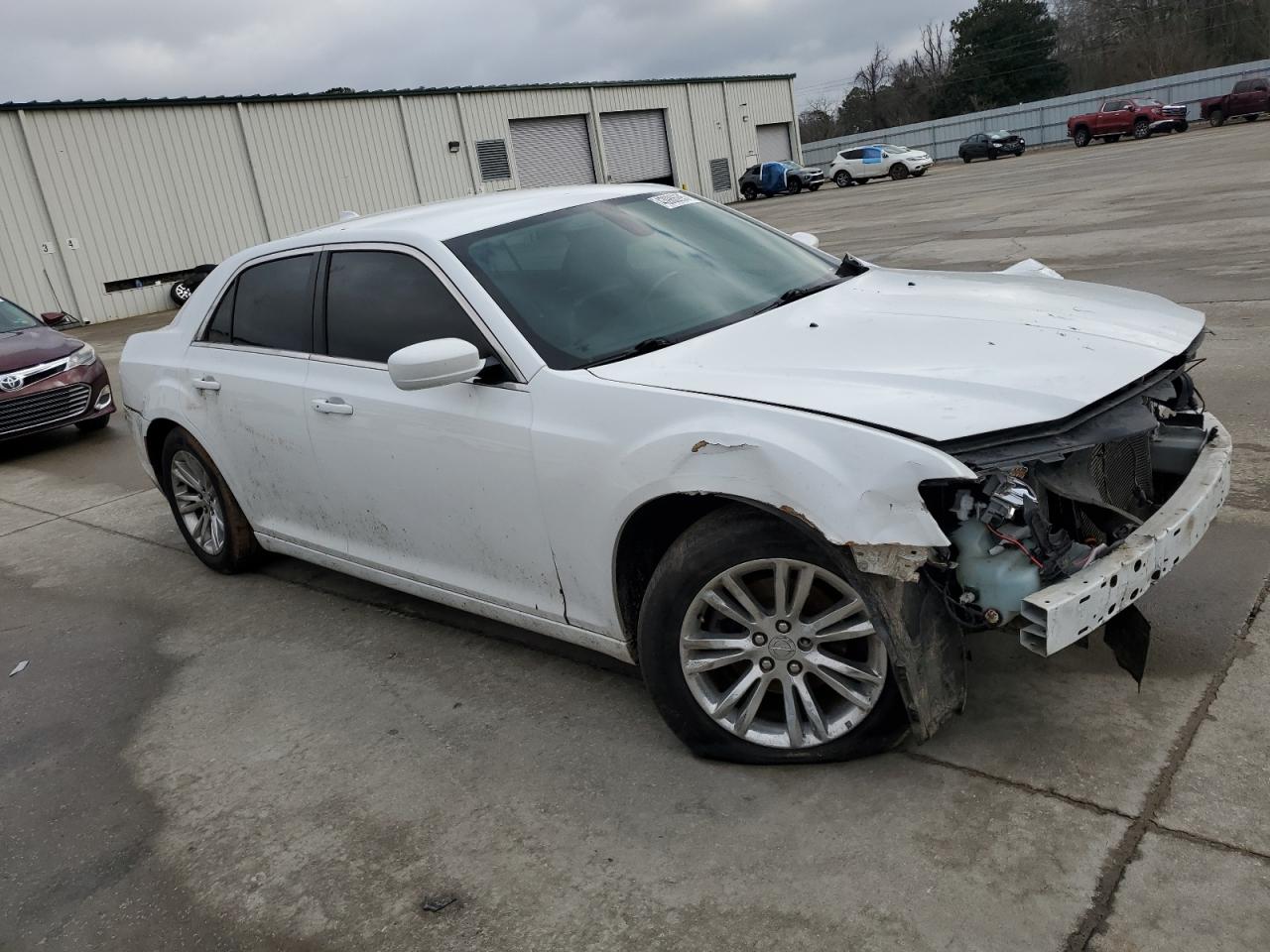 2018 Chrysler 300 - Image 4
