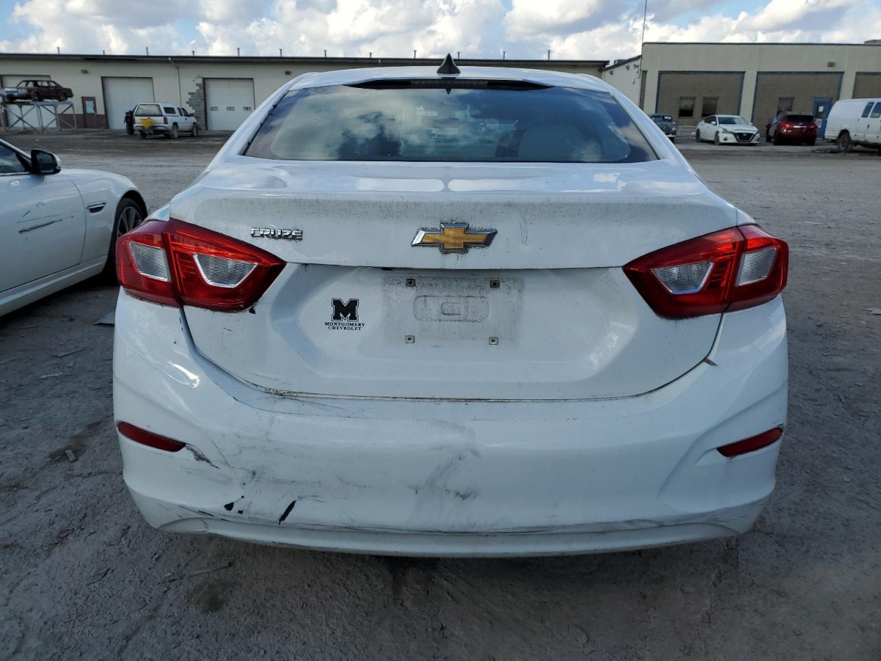 2017 Chevrolet Cruze - Image 6