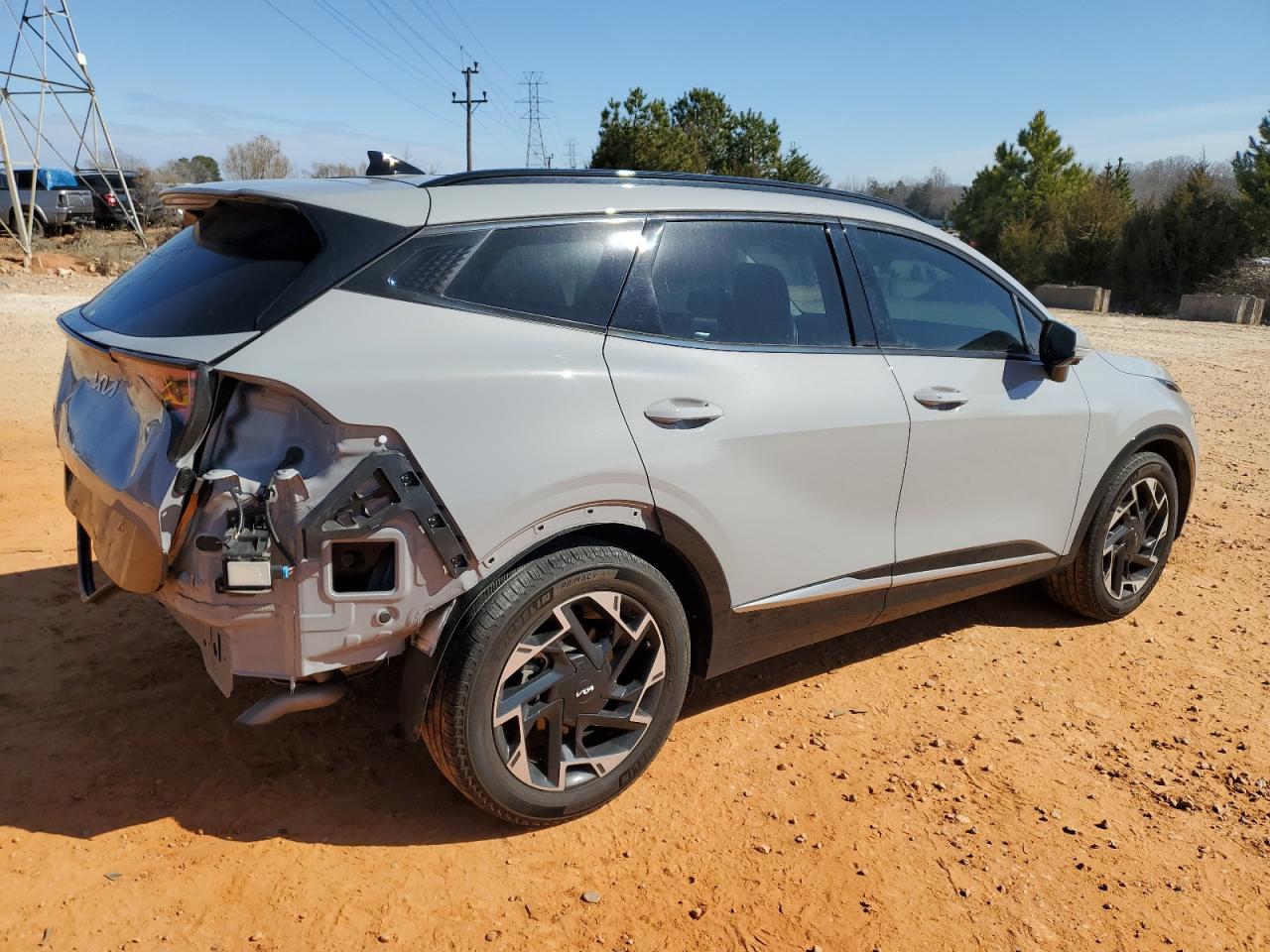 2023 Kia Sportage - Image 3