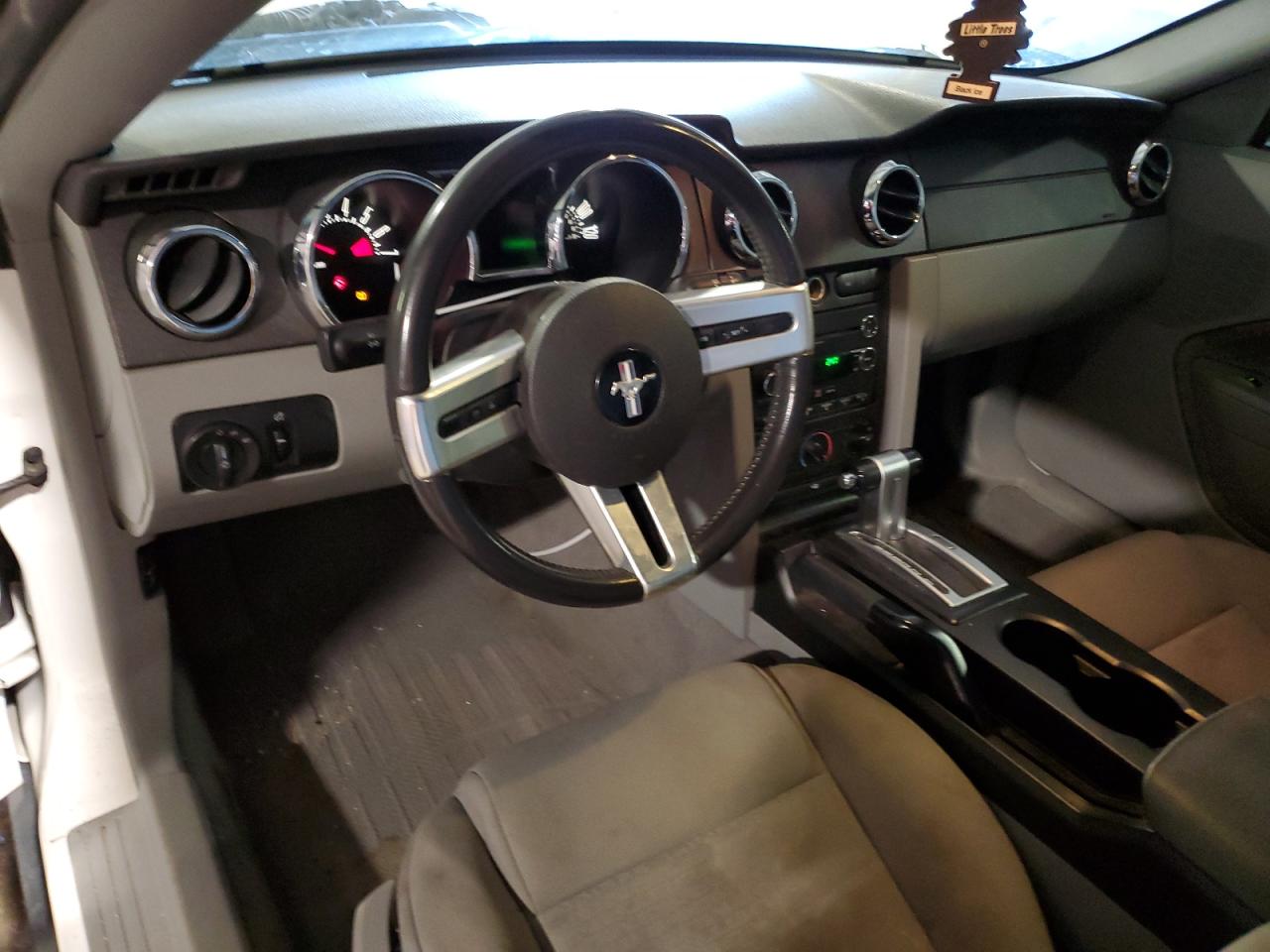 2009 Ford Mustang - Image 8
