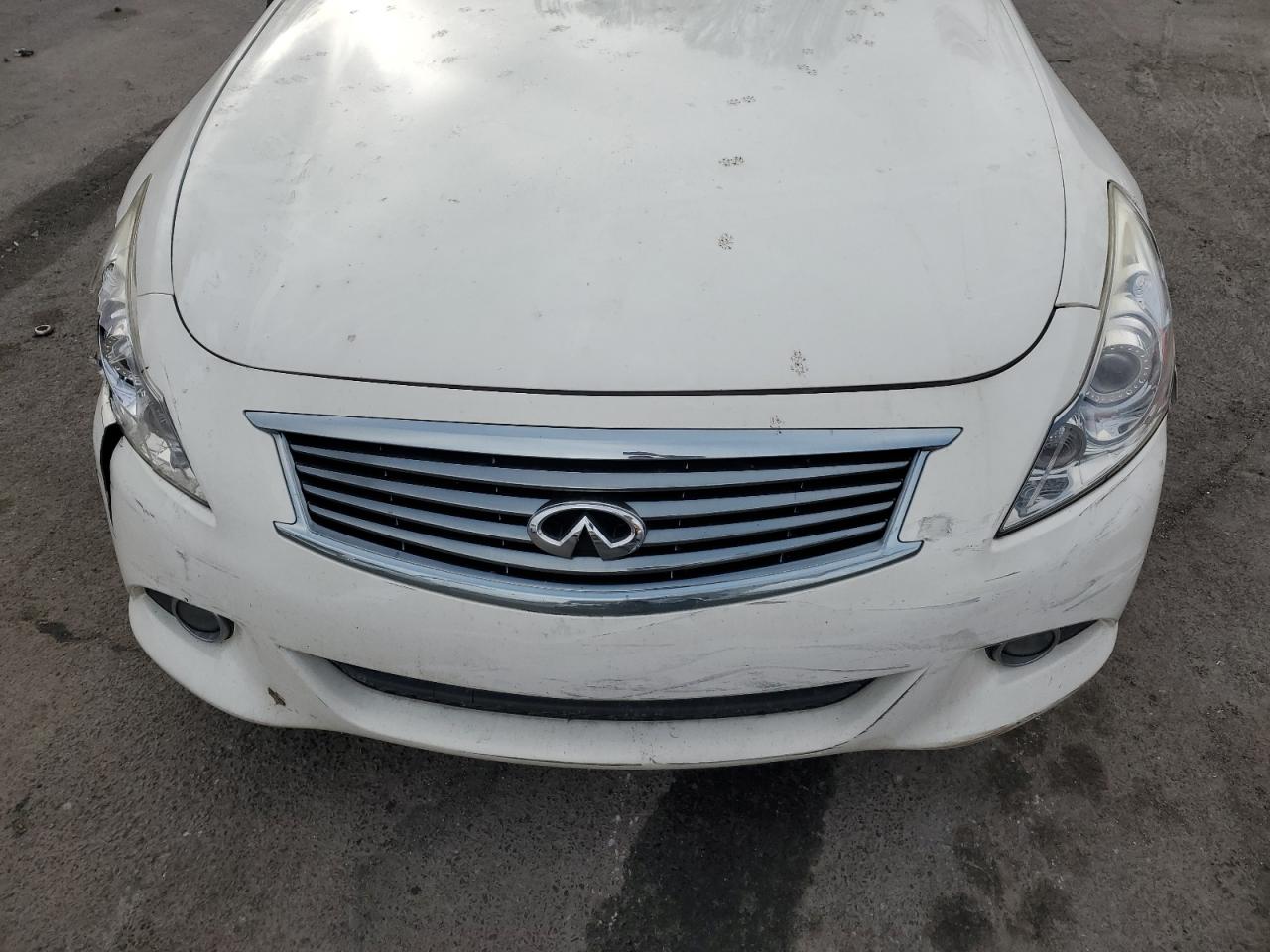 2015 Infiniti Q40 - Image 12