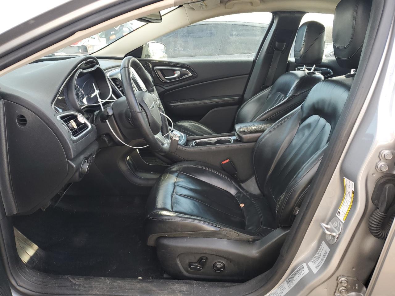 2015 Chrysler 200 - Image 7