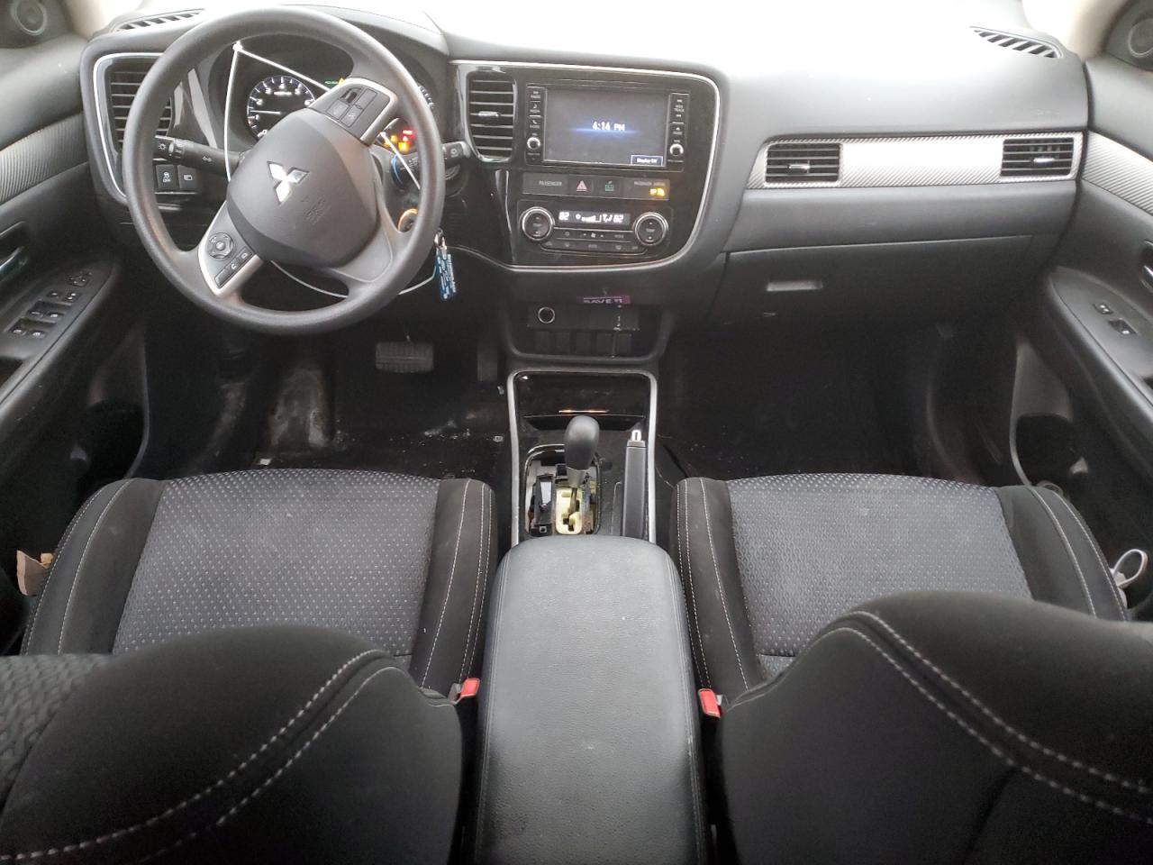 2018 Mitsubishi Outlander - Image 8