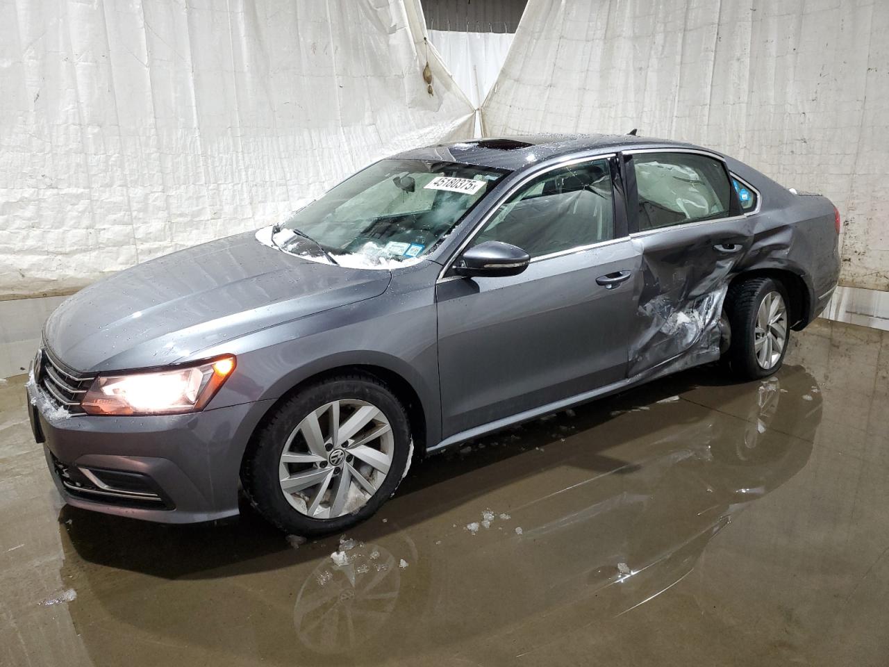 2018 Volkswagen Passat - Image 1