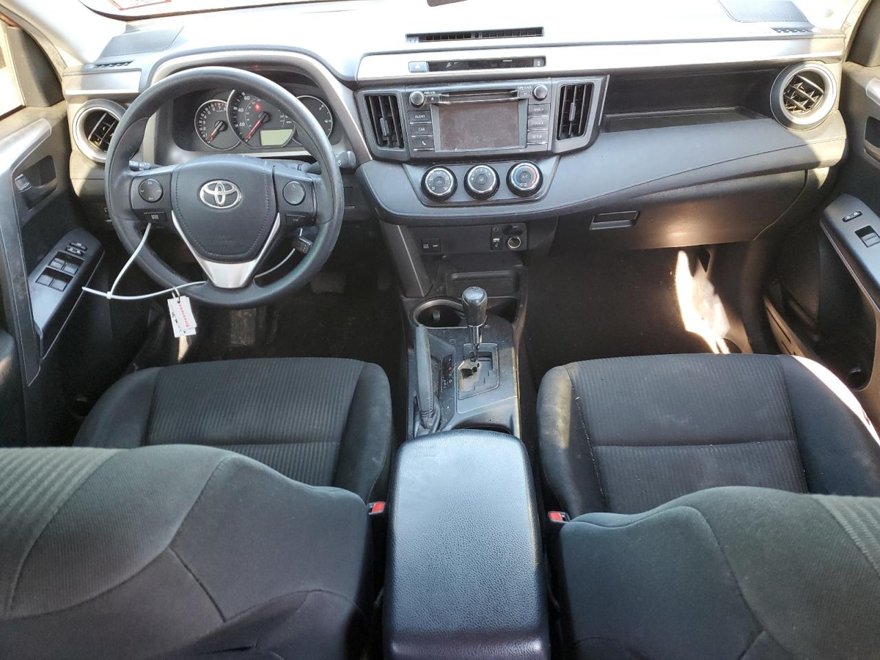 2016 Toyota RAV 4 - Image 8