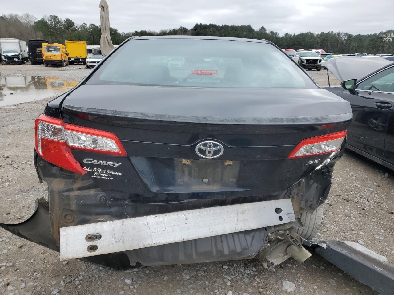 2014 Toyota Camry - Image 6