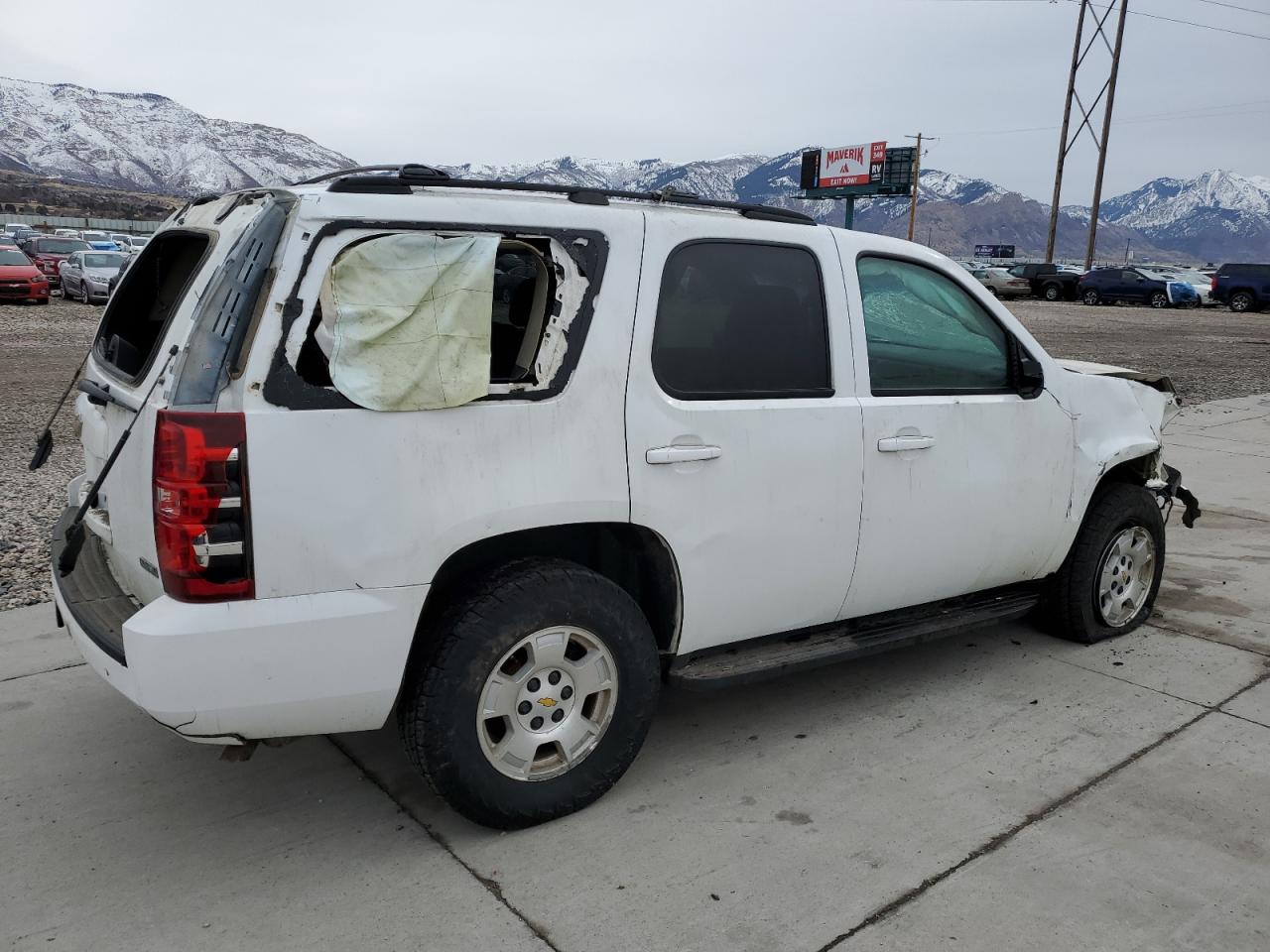 2010 Chevrolet Tahoe - Image 3