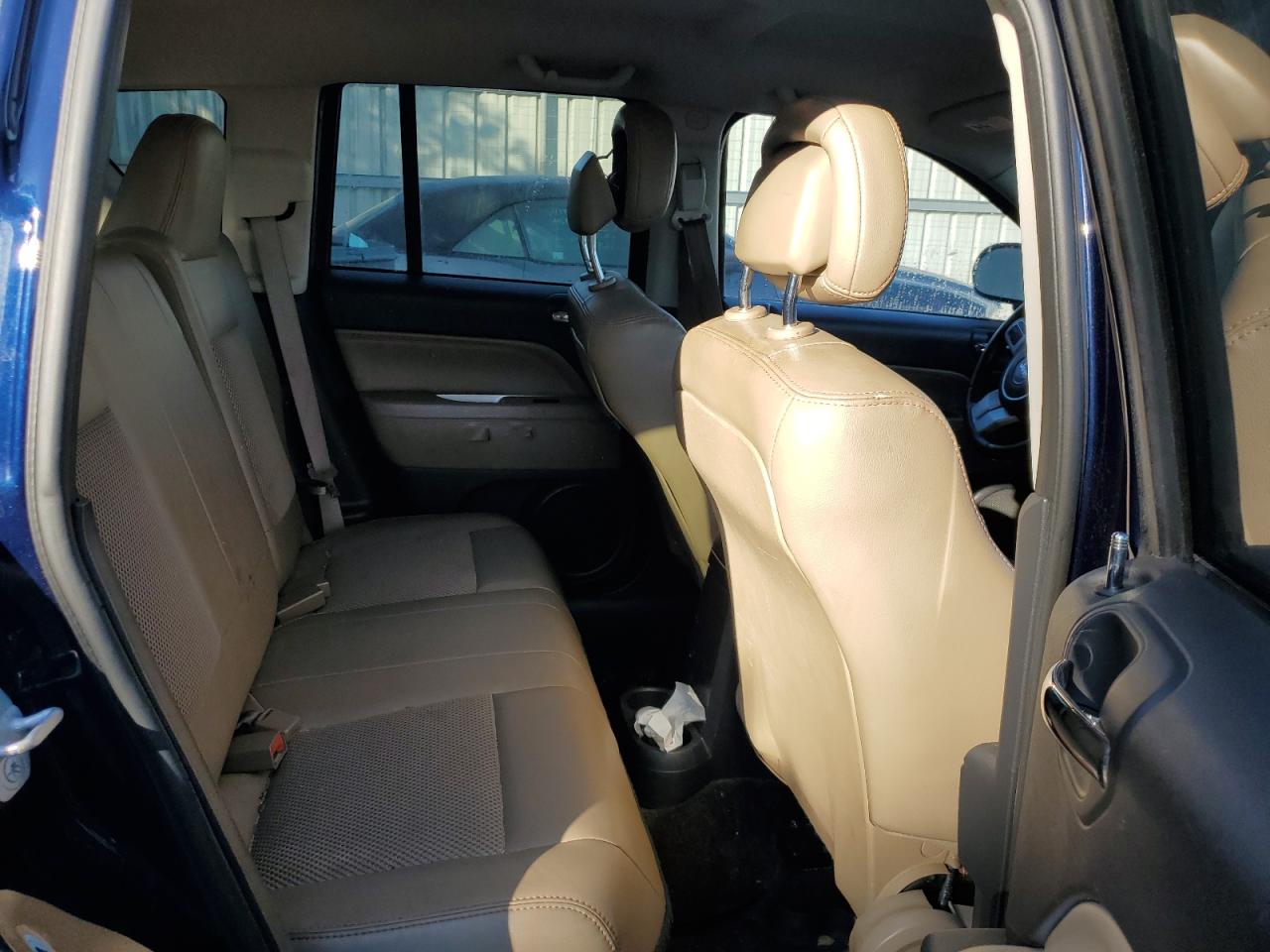 2015 Jeep Compass - Image 11