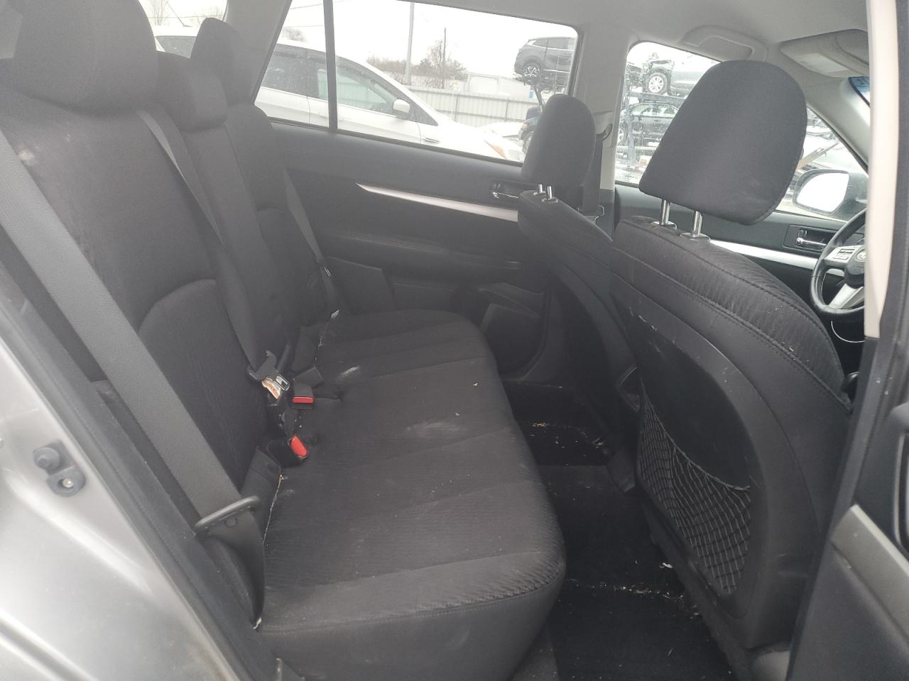 2011 Subaru Outback - Image 10