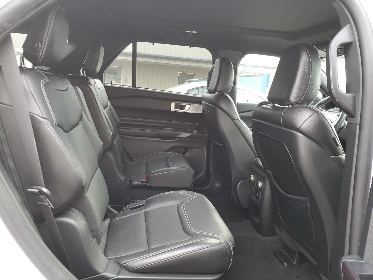 2020 Ford Explorer - Image 11