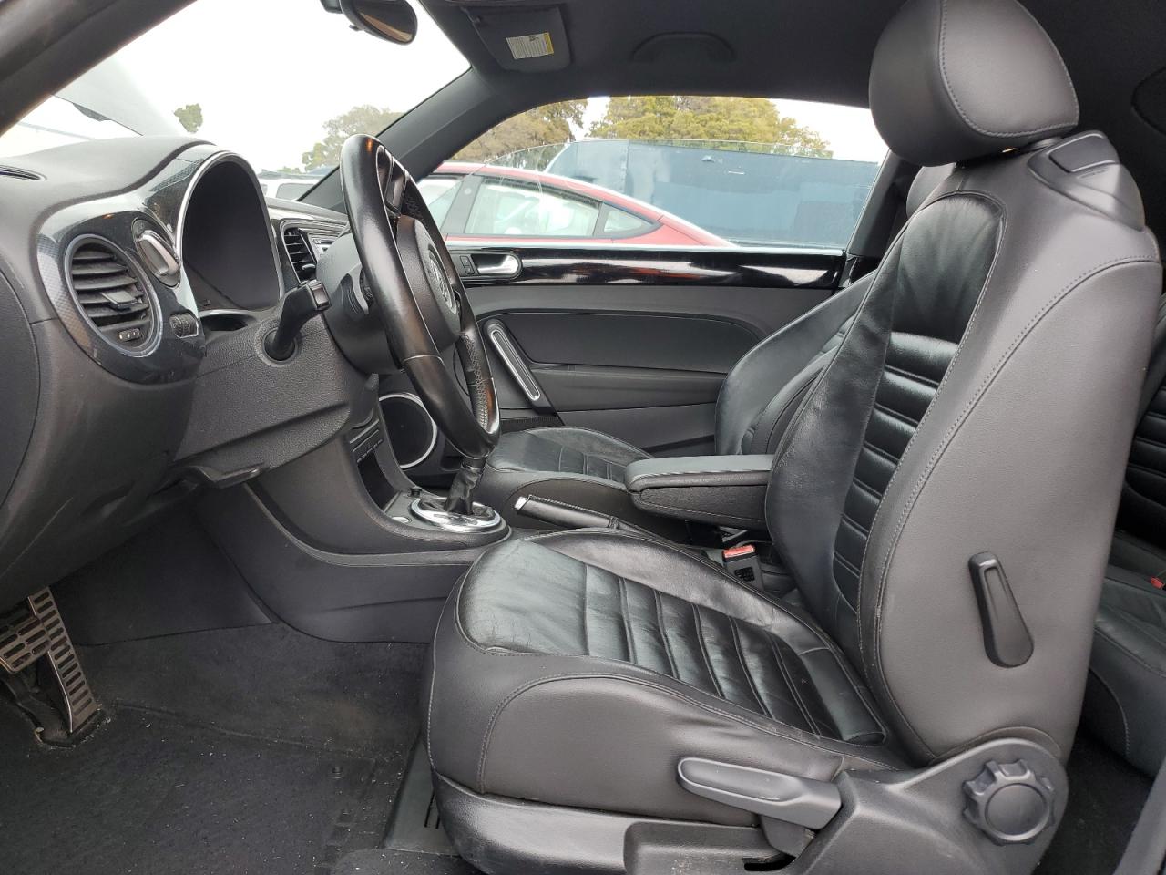 2012 Volkswagen Beetle - Image 7