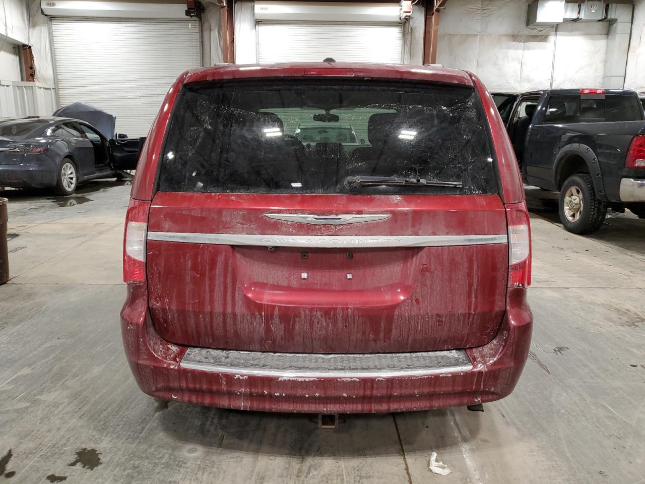 2011 Chrysler Town & Country - Image 6