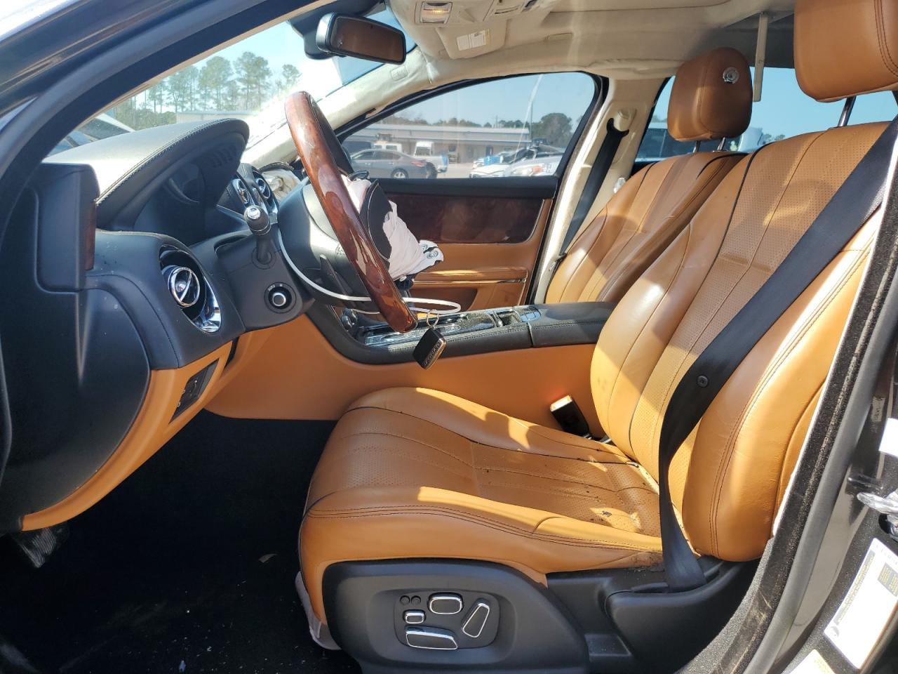 2015 Jaguar XJ - Image 7