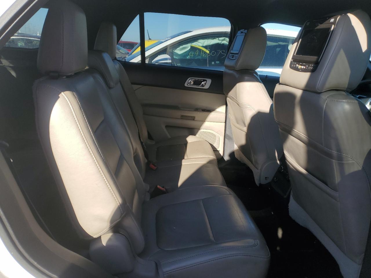 2011 Ford Explorer - Image 11