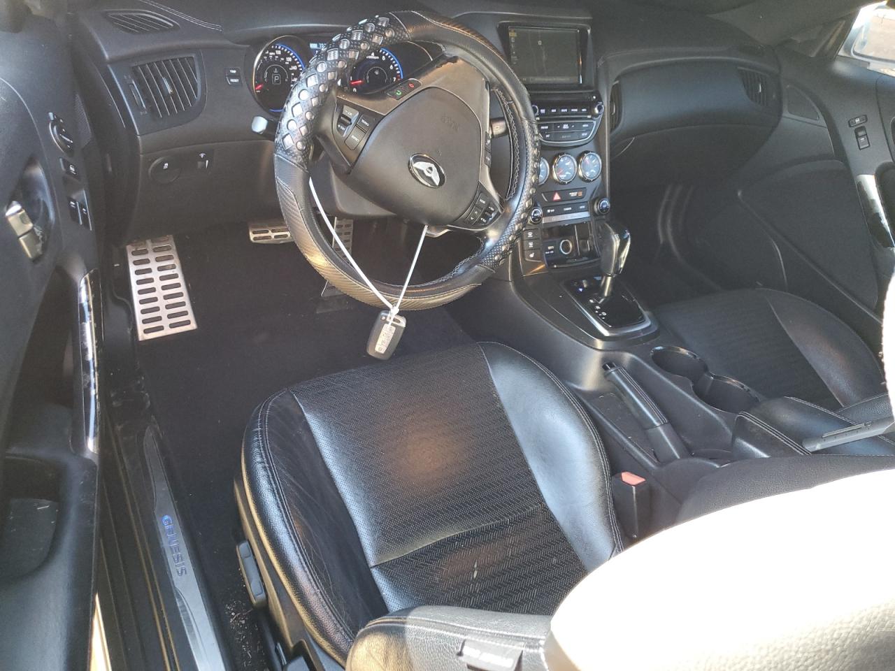 2015 Hyundai Genesis - Image 8