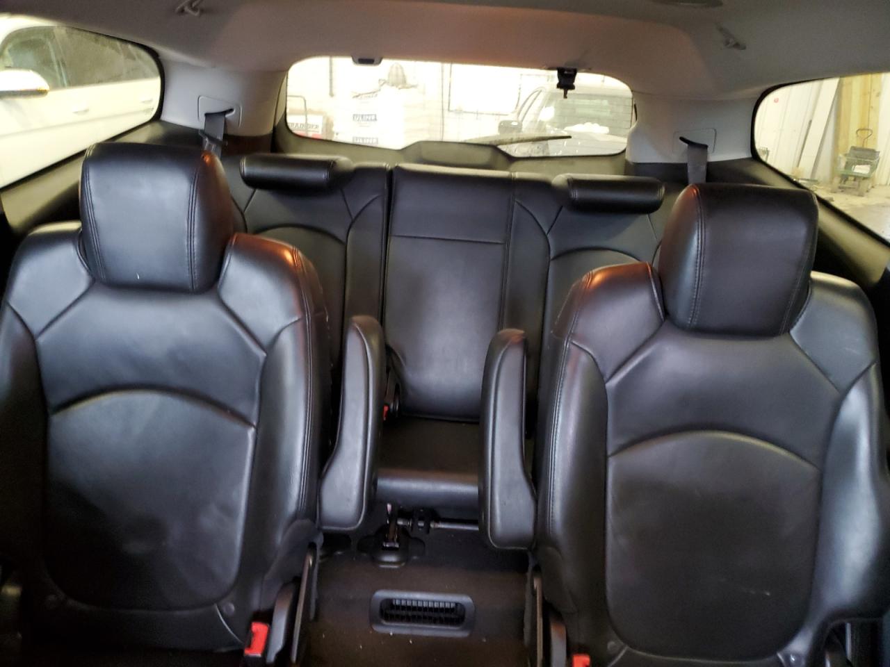 2009 Chevrolet Traverse - Image 10