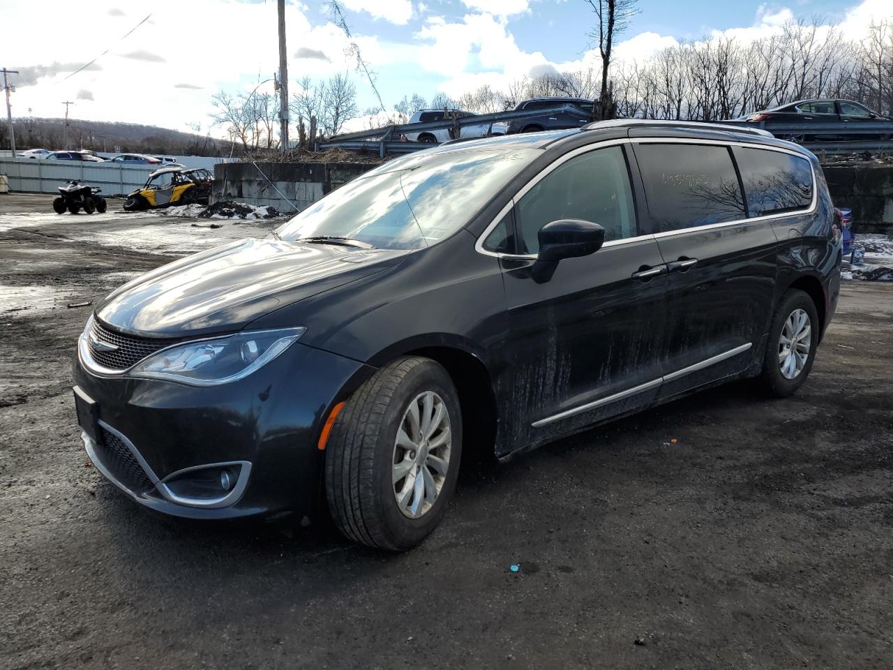 2018 Chrysler Pacifica - Image 1