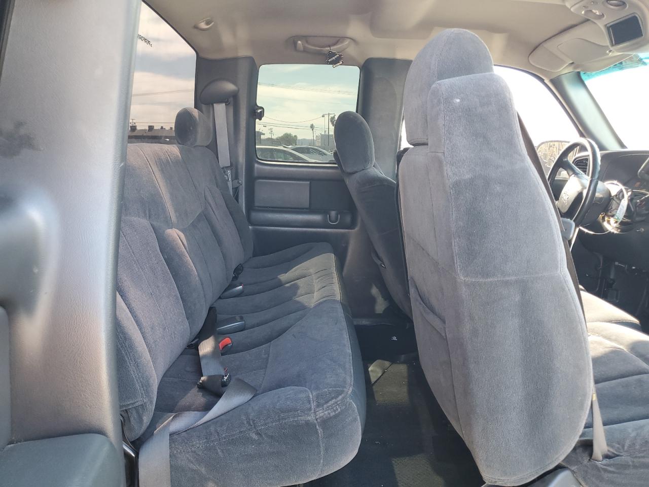 2000 Chevrolet Silverado - Image 10