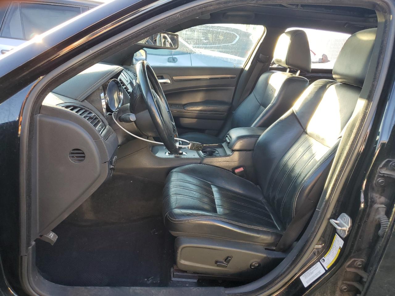 2013 Chrysler 300 - Image 7