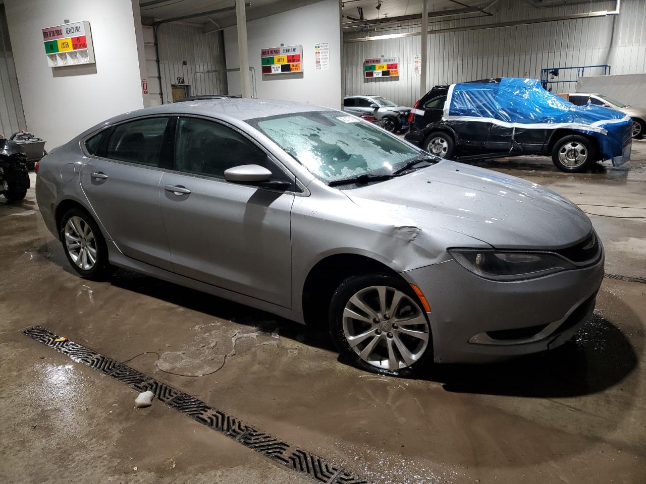 2015 Chrysler 200 - Image 4