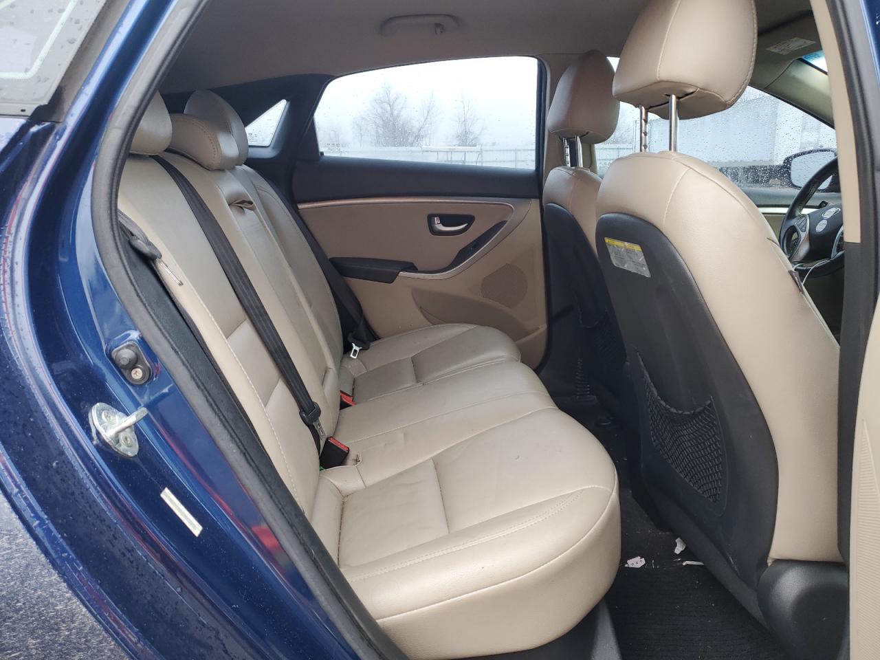 2013 Hyundai Elantra - Image 10