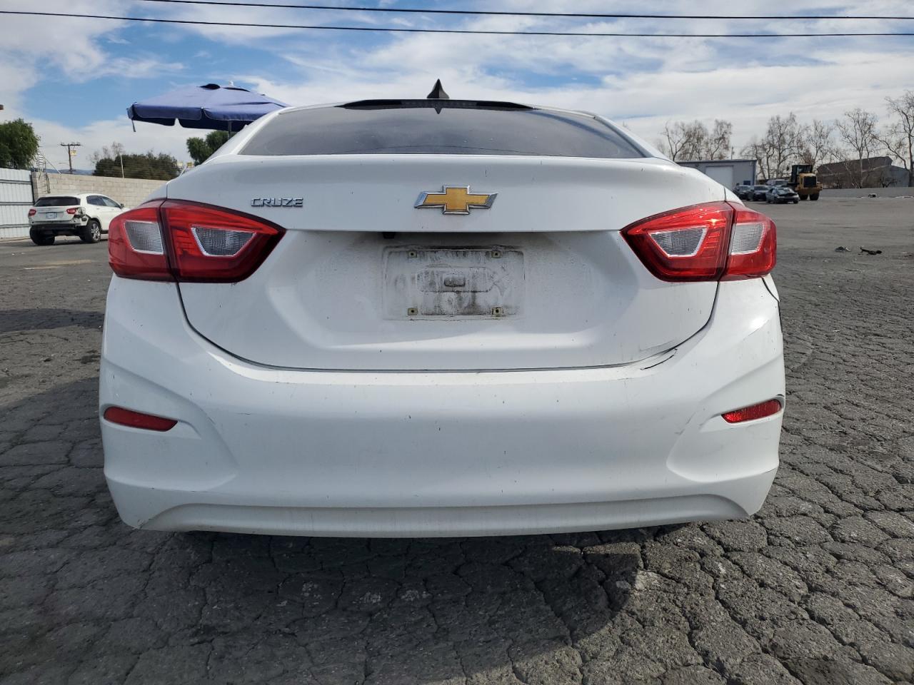 2019 Chevrolet Cruze - Image 6