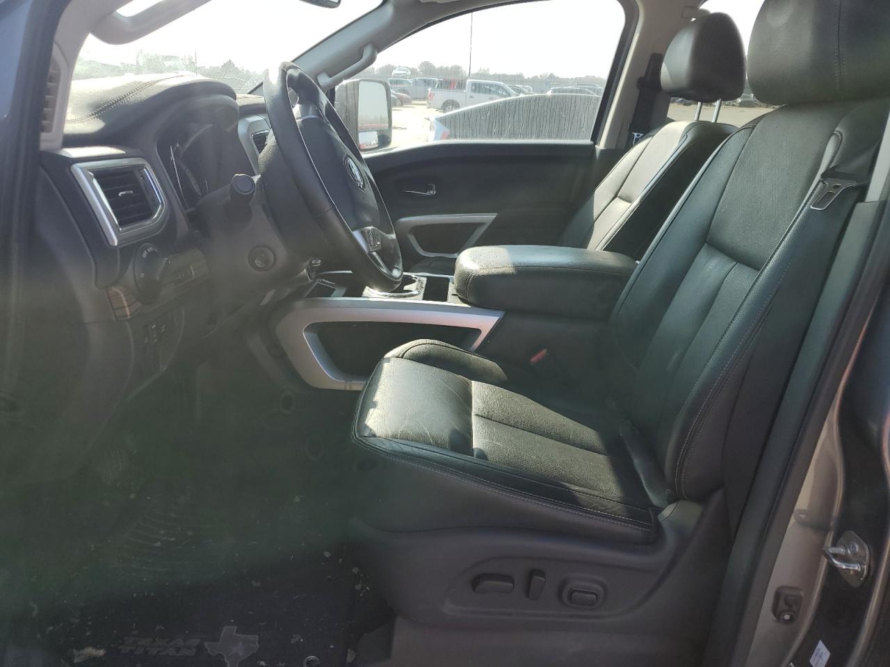 1N6AA1F48JN513967 NISSAN TITAN 2018