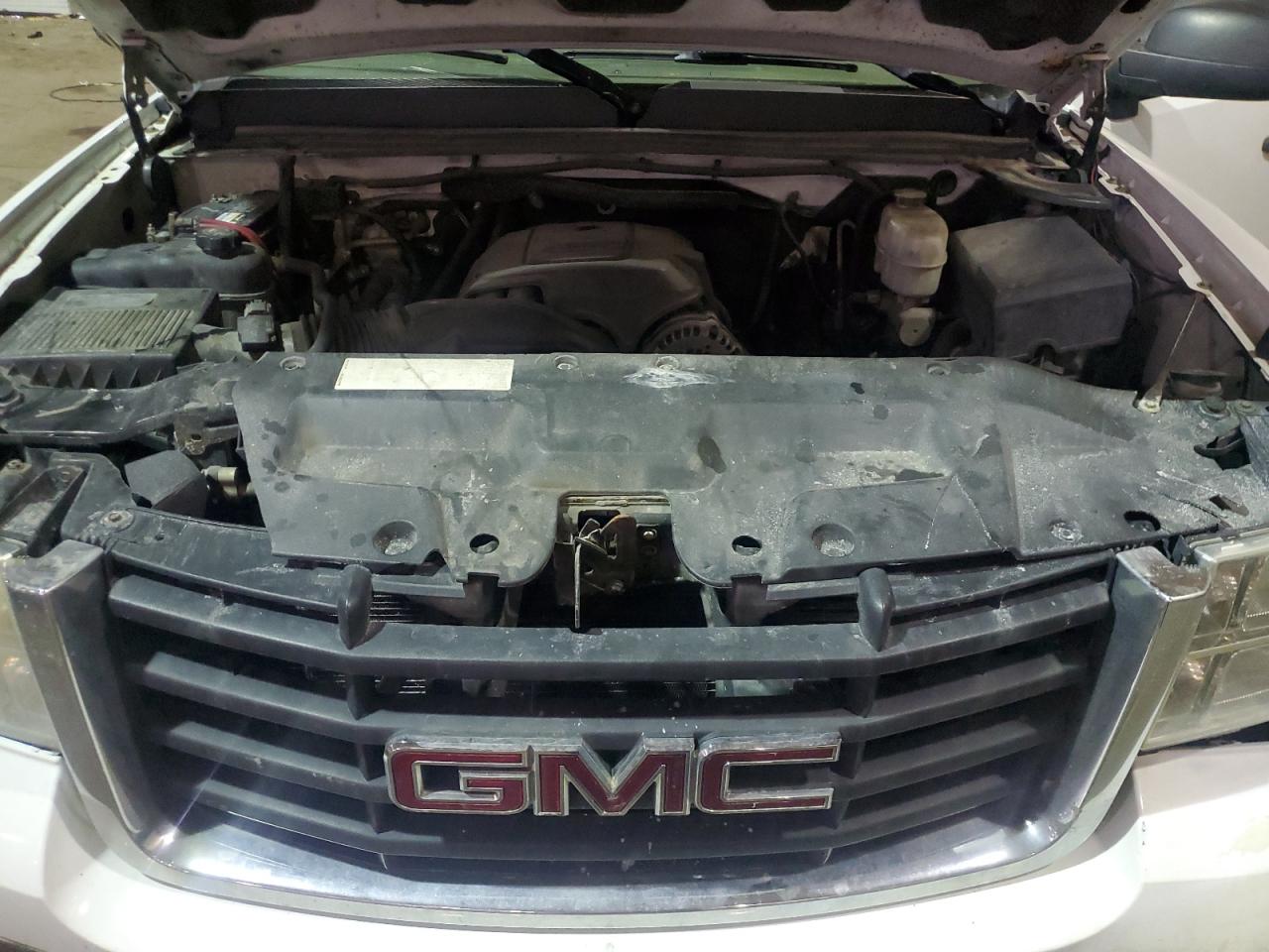 2009 GMC Sierra - Image 11