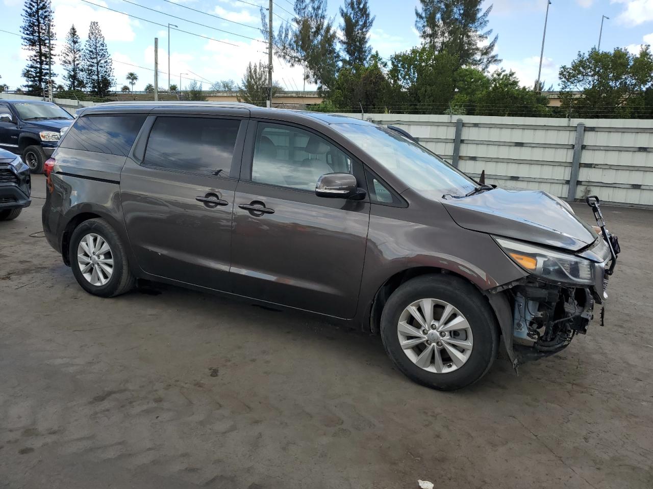 2016 Kia Sedona - Image 4