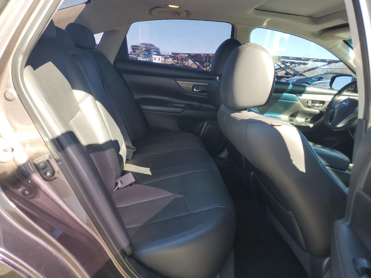 2015 Nissan Altima - Image 10